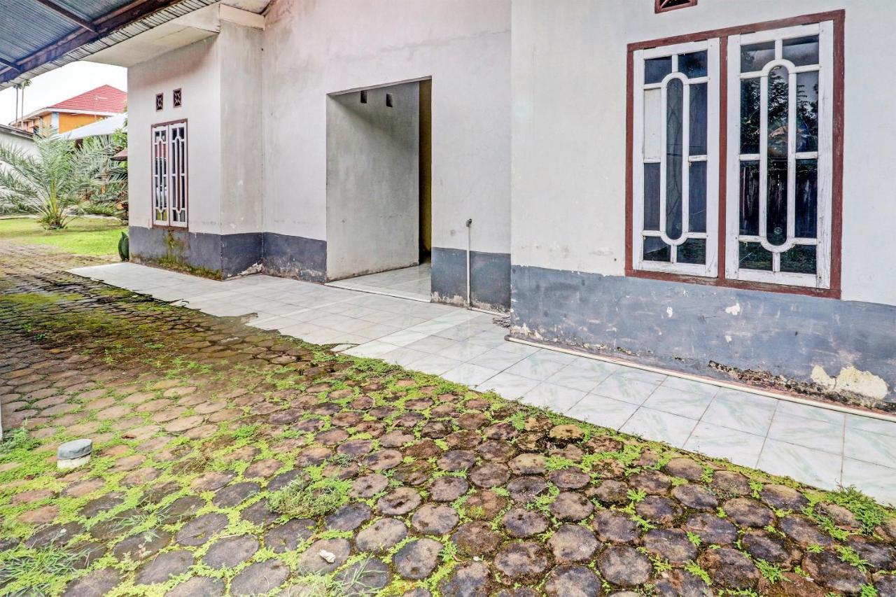 Готель Oyo 92056 Asri Kost Syariah Джамбі Екстер'єр фото